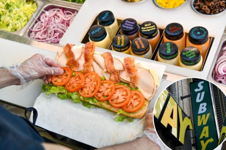 Subway accused of shorting customers for sandwich meat: lawsuit

